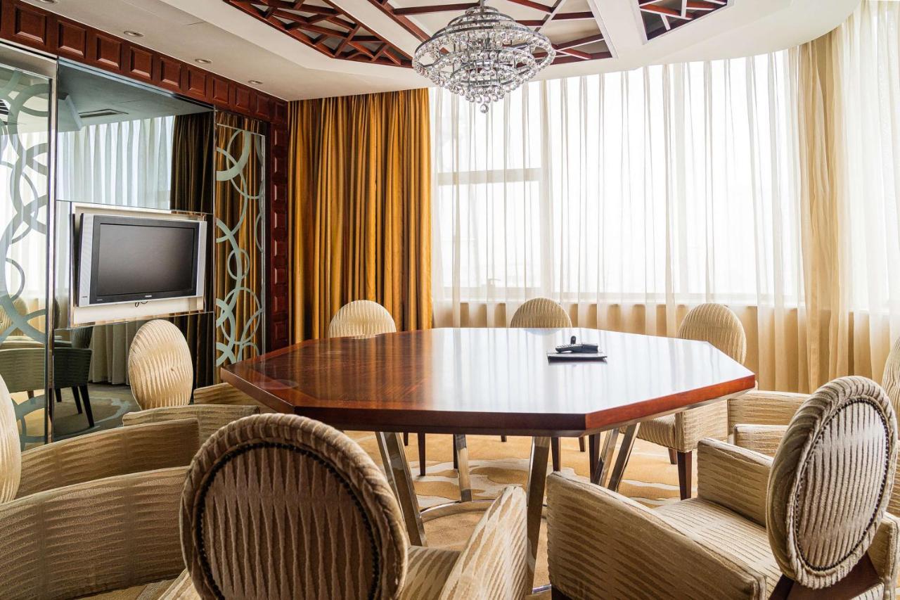Отель Radisson Тяньцзинь Экстерьер фото